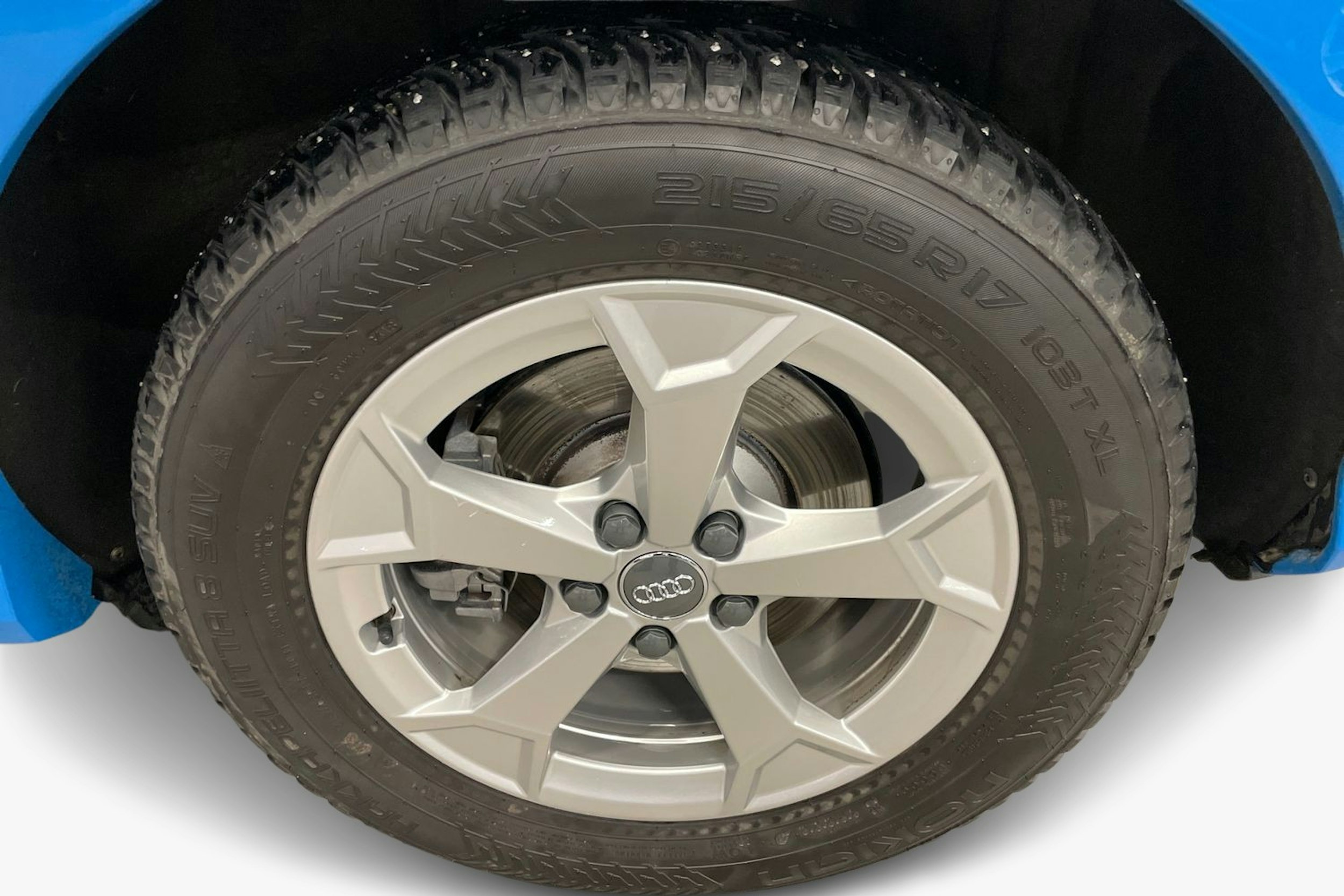 Sininen Audi Q3 2019 kuva 11.