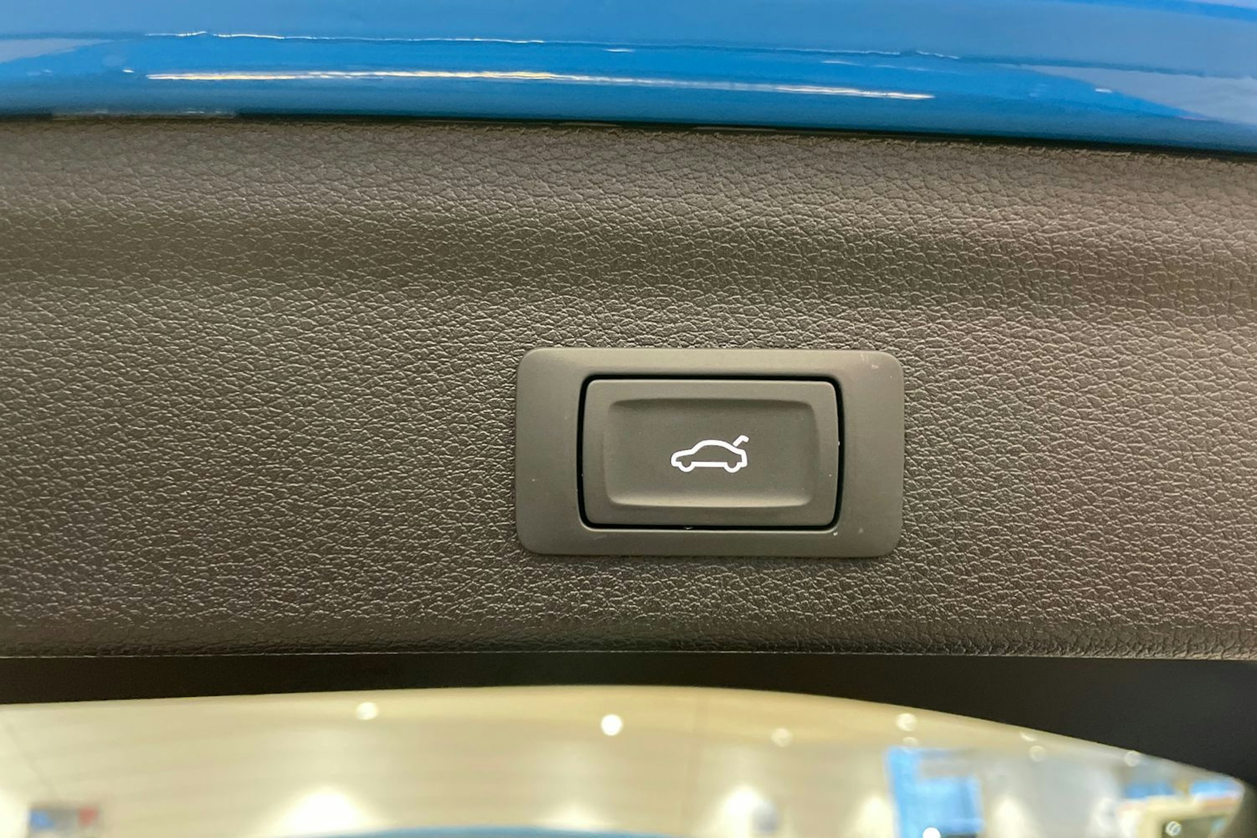 Sininen Audi Q3 2019 kuva 14.