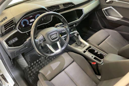 valkoinen Audi Q3 2019 kuva 6.