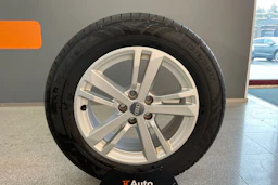 valkoinen Audi Q3 2019 kuva 10.