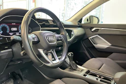 valkoinen Audi Q3 2019 kuva 11.