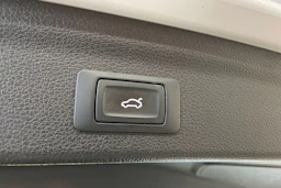 valkoinen Audi Q3 2019 kuva 21.