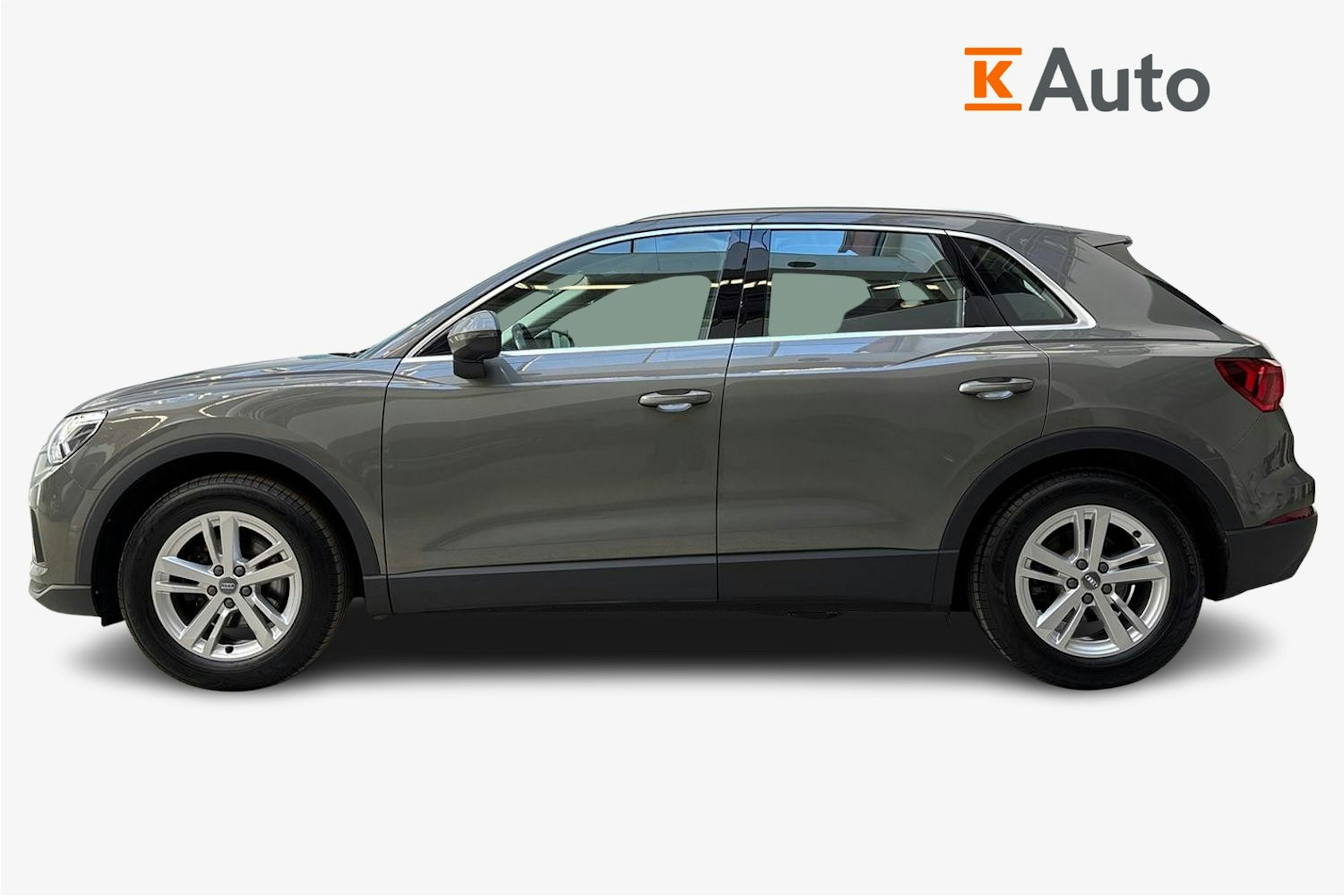 met. harmaa Audi Q3 2019 kuva 6.
