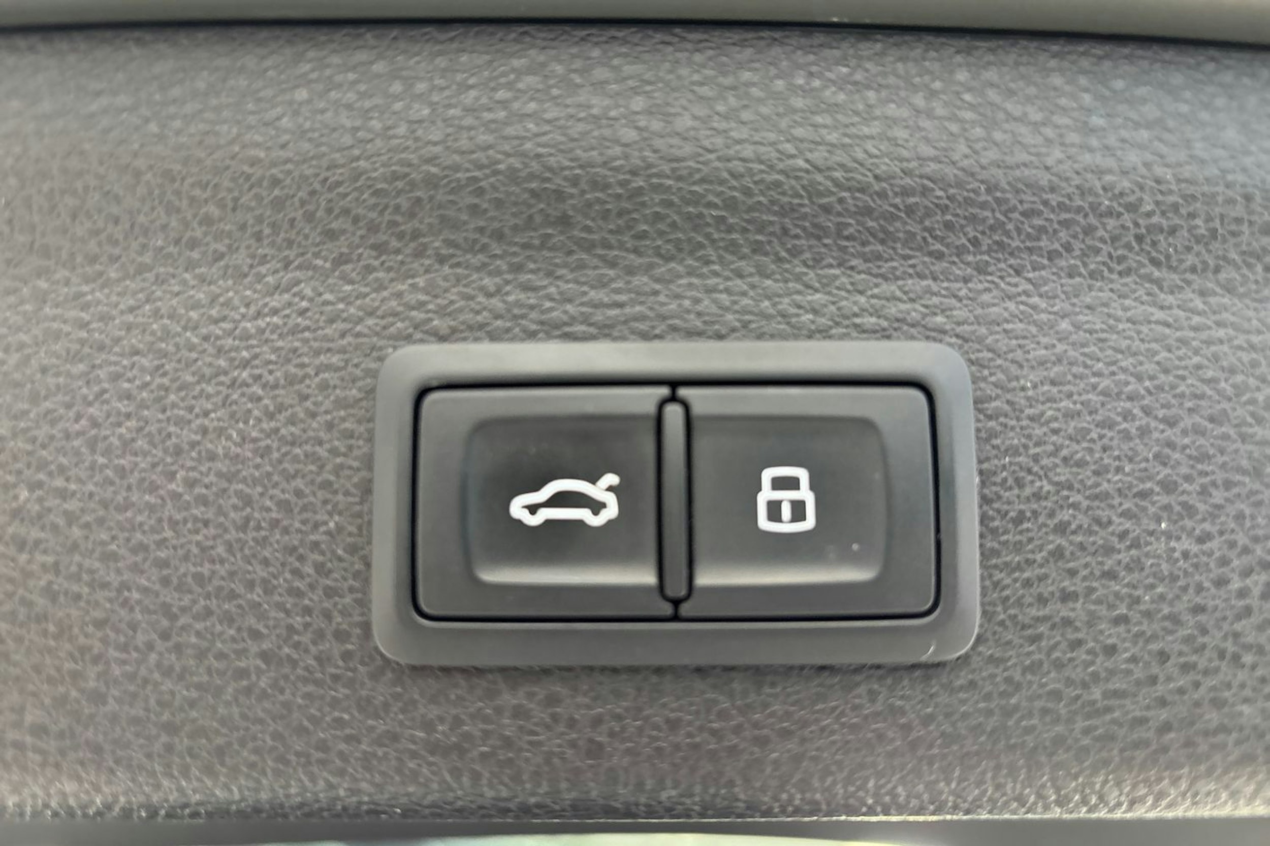 met. harmaa Audi Q3 2019 kuva 14.