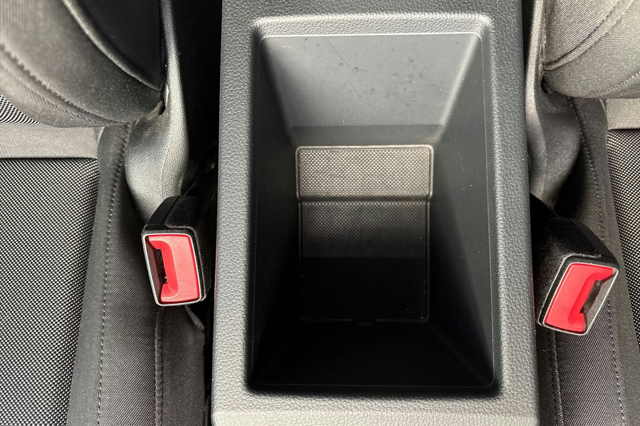 met. harmaa Audi Q3 2019 kuva 27.