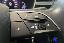 valkoinen Audi Q3 2019 kuva 16.