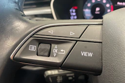 valkoinen Audi Q3 2019 kuva 17.