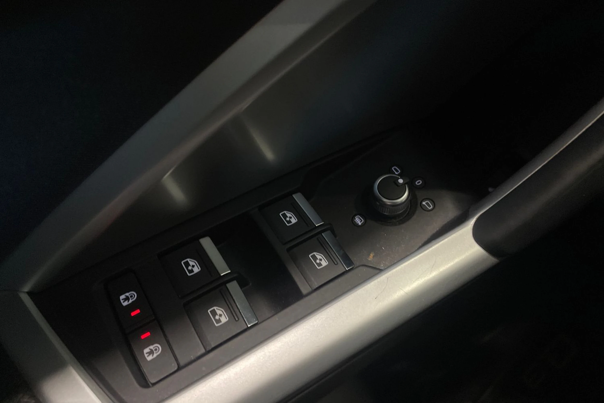 valkoinen Audi Q3 2019 kuva 20.