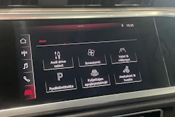 valkoinen Audi Q3 2019 kuva 27.