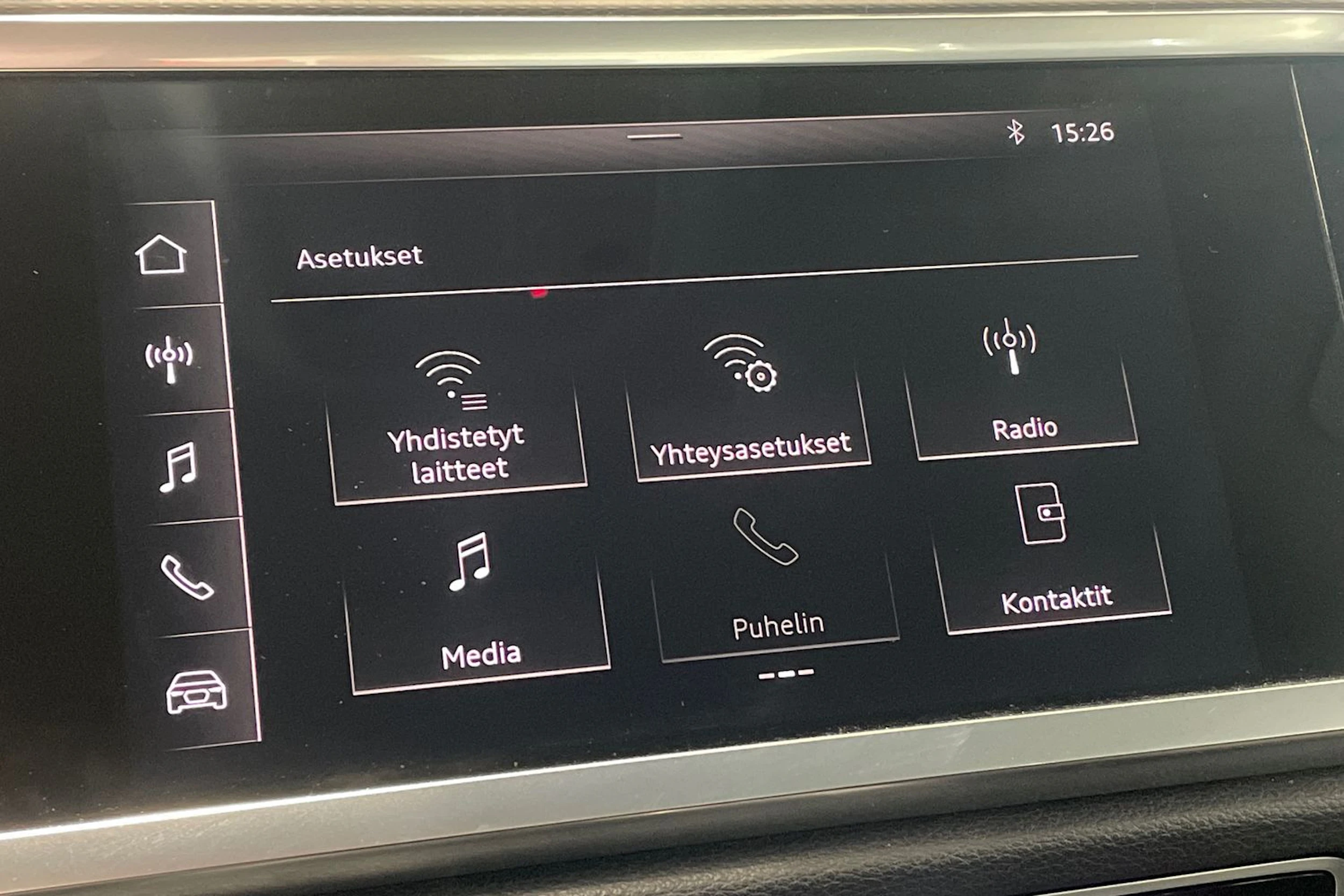 valkoinen Audi Q3 2019 kuva 29.