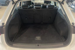 valkoinen Audi Q3 2019 kuva 36.