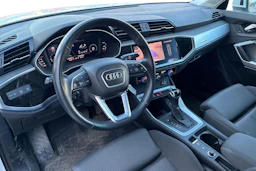 valkoinen Audi Q3 2020 kuva 3.