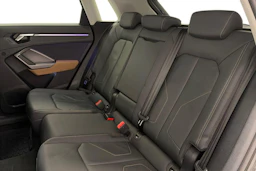 Musta Audi Q3 2020 kuva 11.