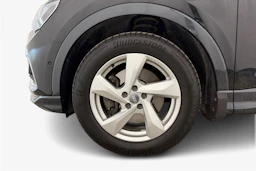Musta Audi Q3 2020 kuva 12.