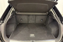 Musta Audi Q3 2020 kuva 15.