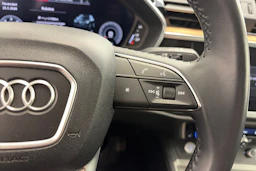 Musta Audi Q3 2020 kuva 20.