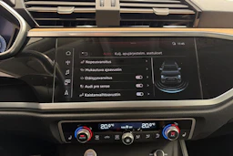 Musta Audi Q3 2020 kuva 25.