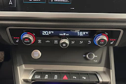 Musta Audi Q3 2020 kuva 28.