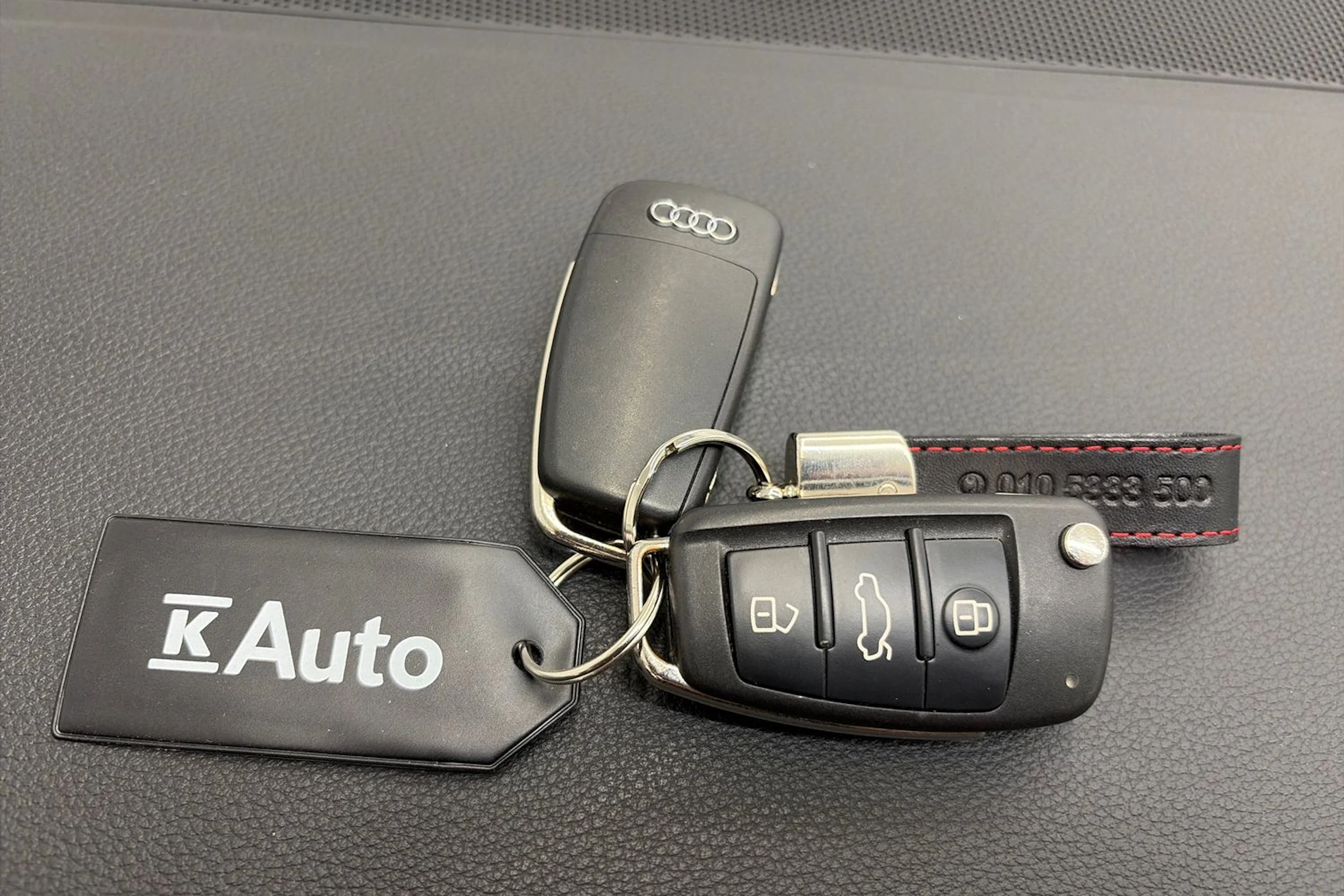 Musta Audi Q3 2020 kuva 30.
