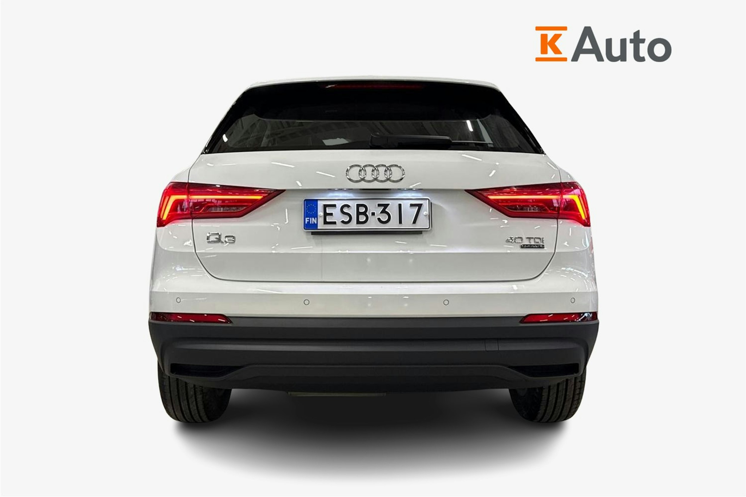 valkoinen Audi Q3 2020 kuva 3.