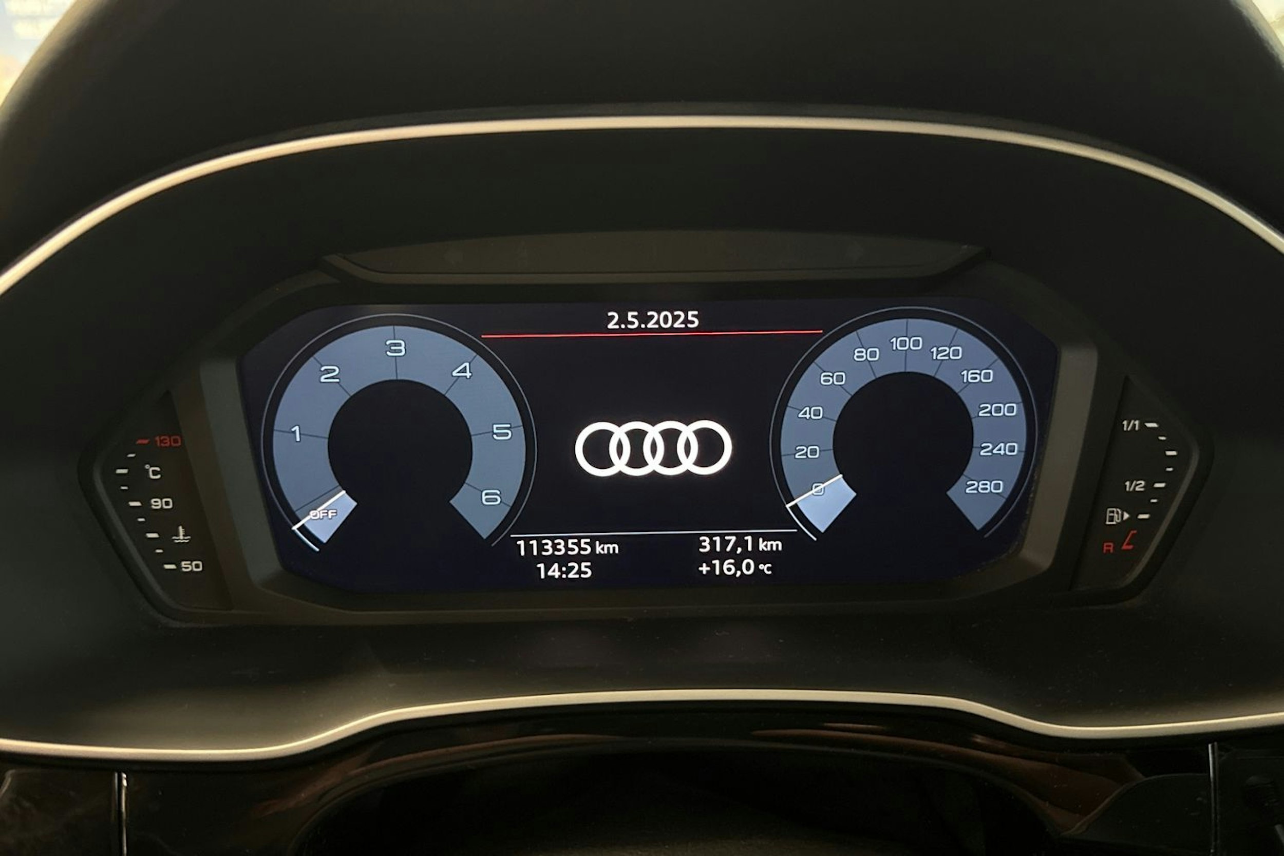 valkoinen Audi Q3 2020 kuva 18.