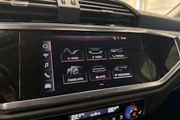 valkoinen Audi Q3 2020 kuva 20.