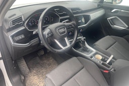Valkoinen Audi Q3 2020 kuva 3.