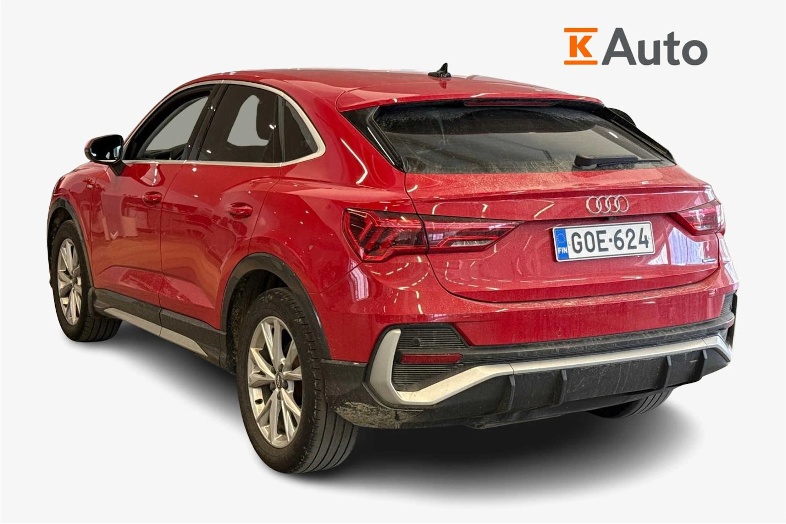 punainen Audi Q3 2020 kuva 2.