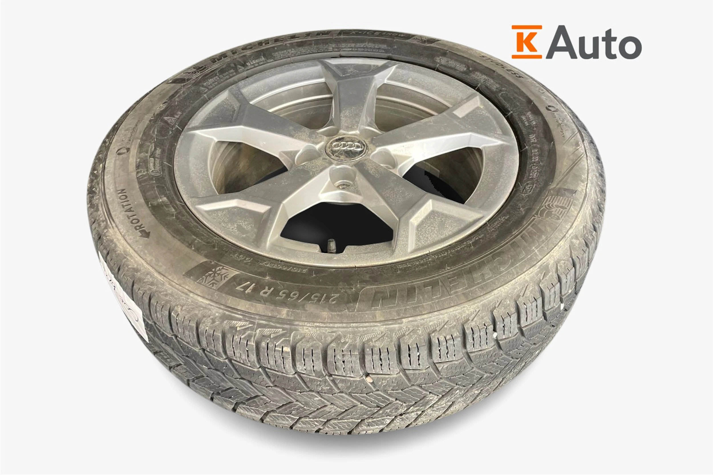 punainen Audi Q3 2020 kuva 12.