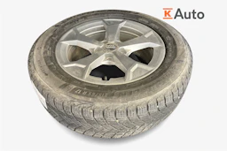 punainen Audi Q3 2020 kuva 12.