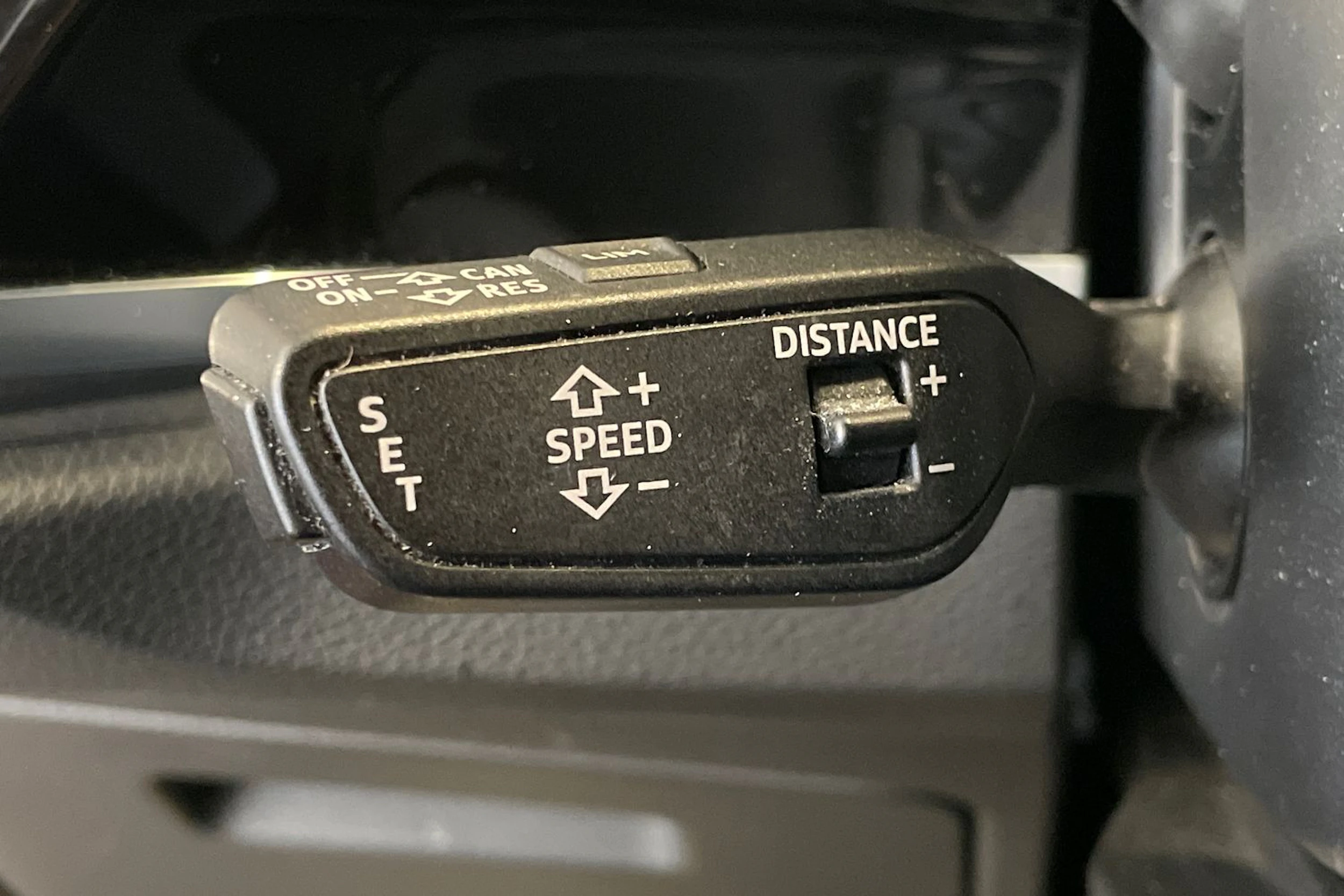 punainen Audi Q3 2020 kuva 17.