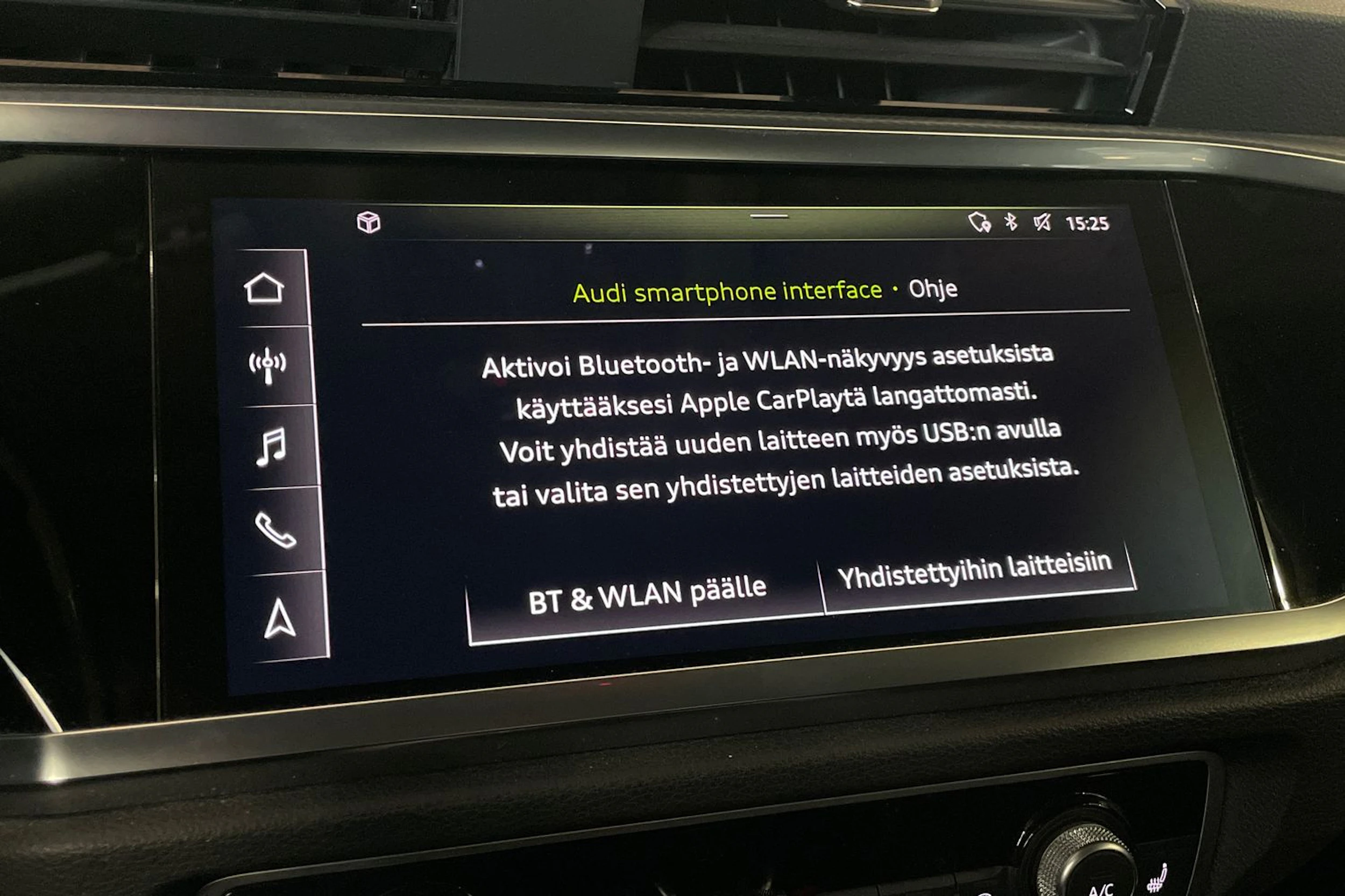 punainen Audi Q3 2020 kuva 19.