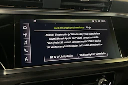 punainen Audi Q3 2020 kuva 19.