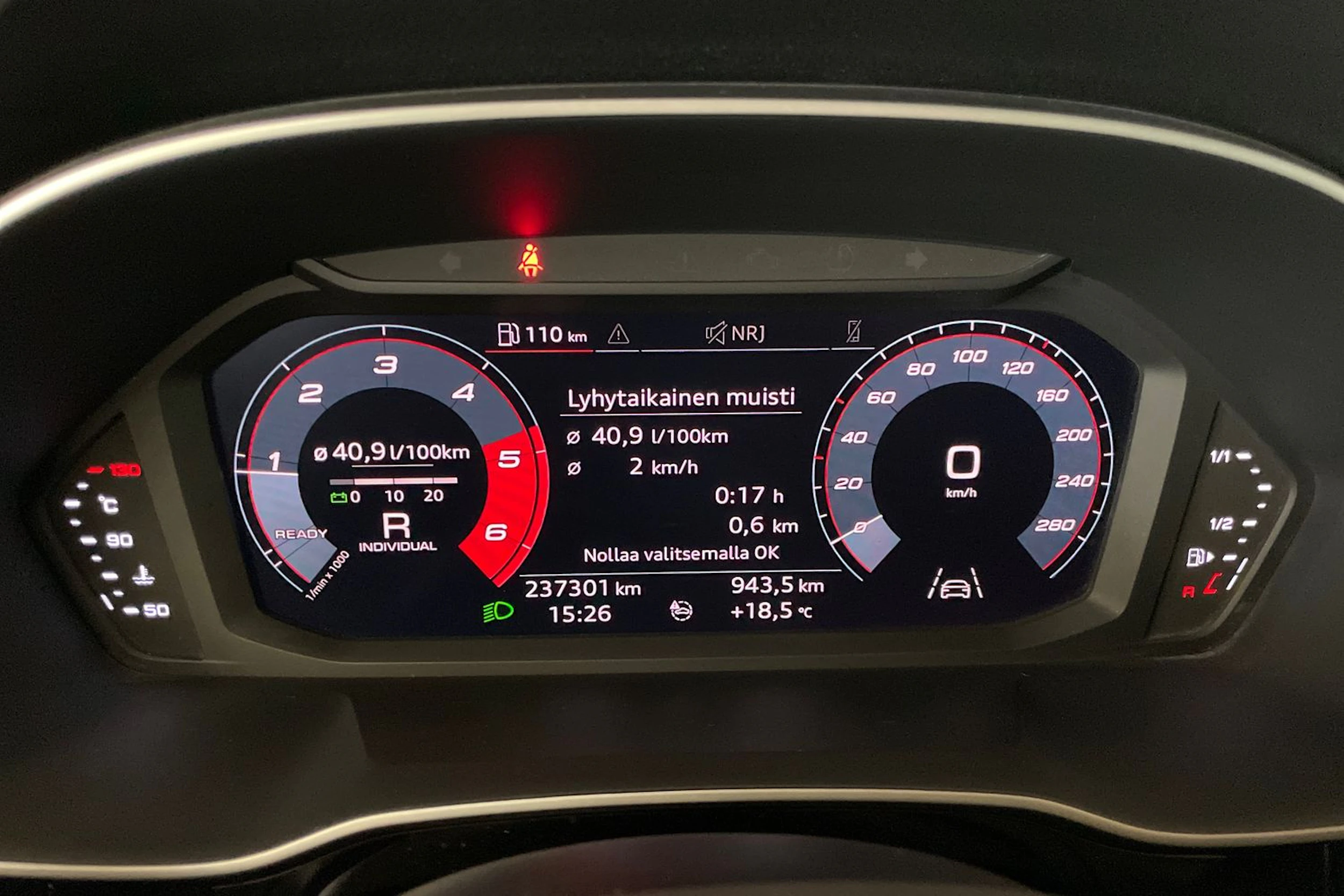 punainen Audi Q3 2020 kuva 22.