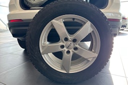 Valkoinen Audi Q3 2020 kuva 10.