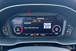 valkoinen Audi Q3 2020 kuva 5.