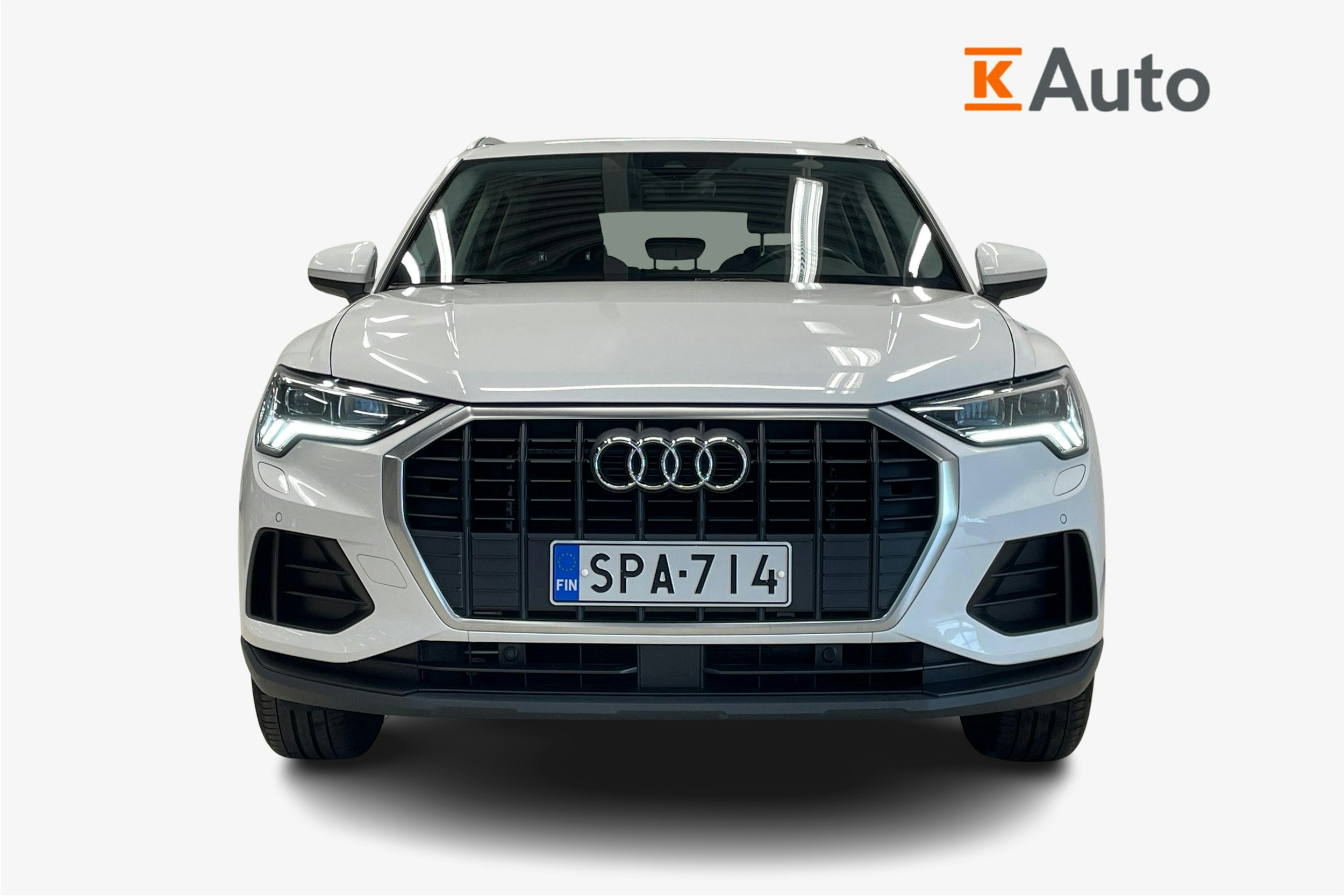 Valkoinen Audi Q3 2020 kuva 5.