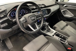 Valkoinen Audi Q3 2020 kuva 7.