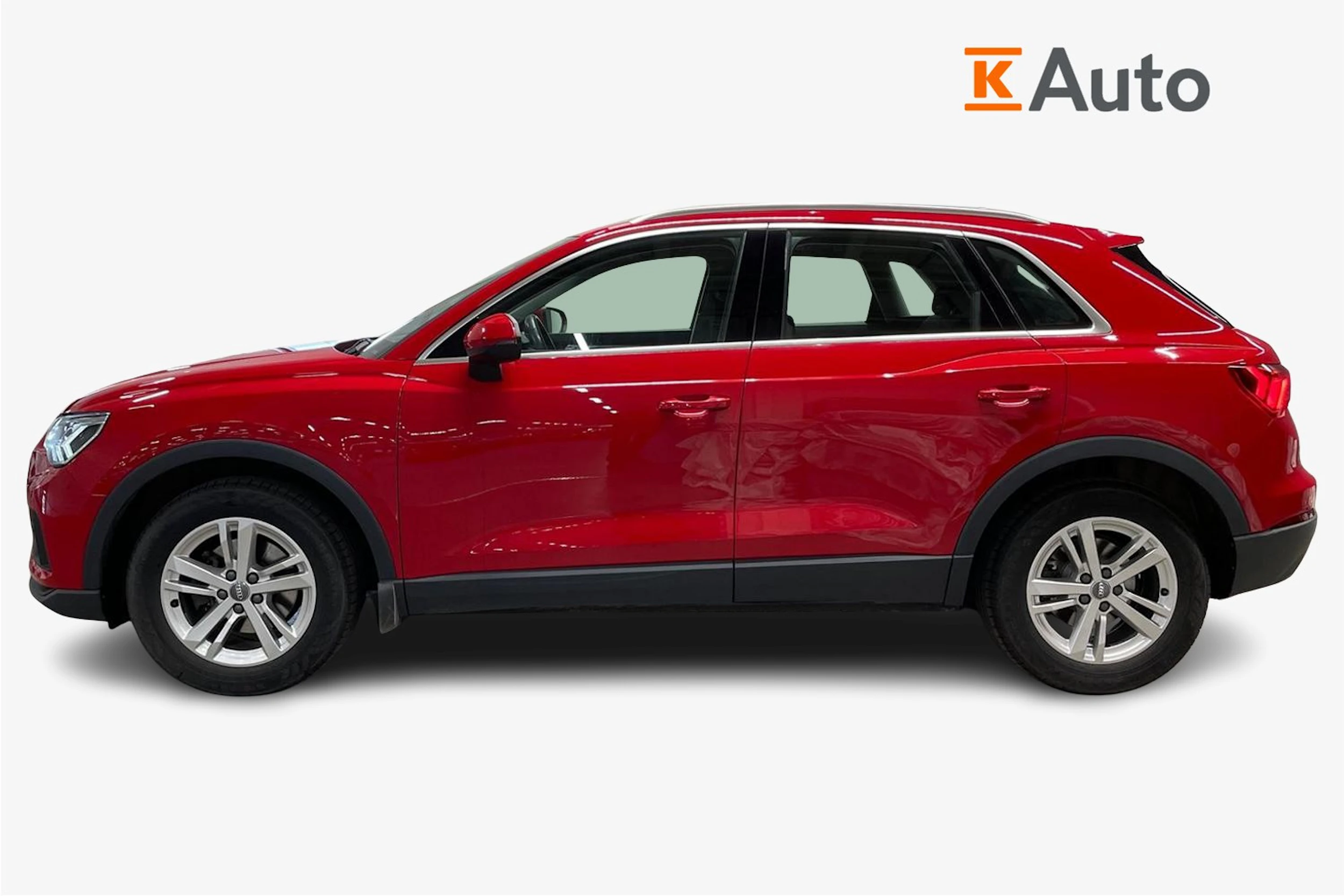 punainen Audi Q3 2020 kuva 5.