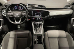 punainen Audi Q3 2020 kuva 7.