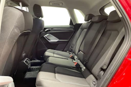 punainen Audi Q3 2020 kuva 8.