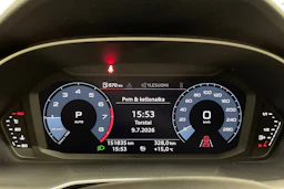 punainen Audi Q3 2020 kuva 13.