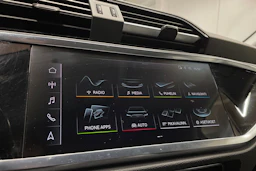 punainen Audi Q3 2020 kuva 14.