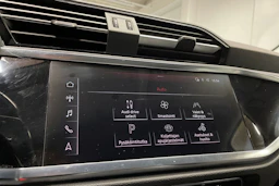 punainen Audi Q3 2020 kuva 18.