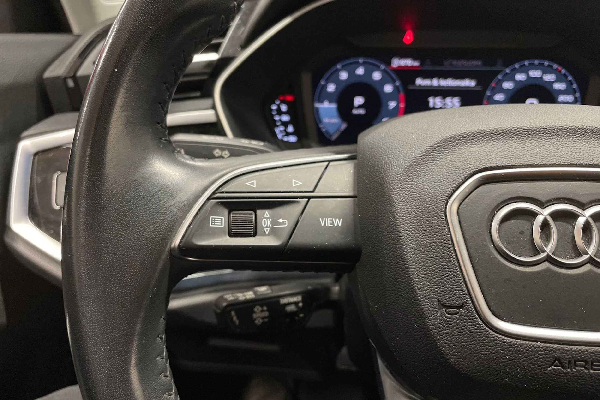 punainen Audi Q3 2020 kuva 22.