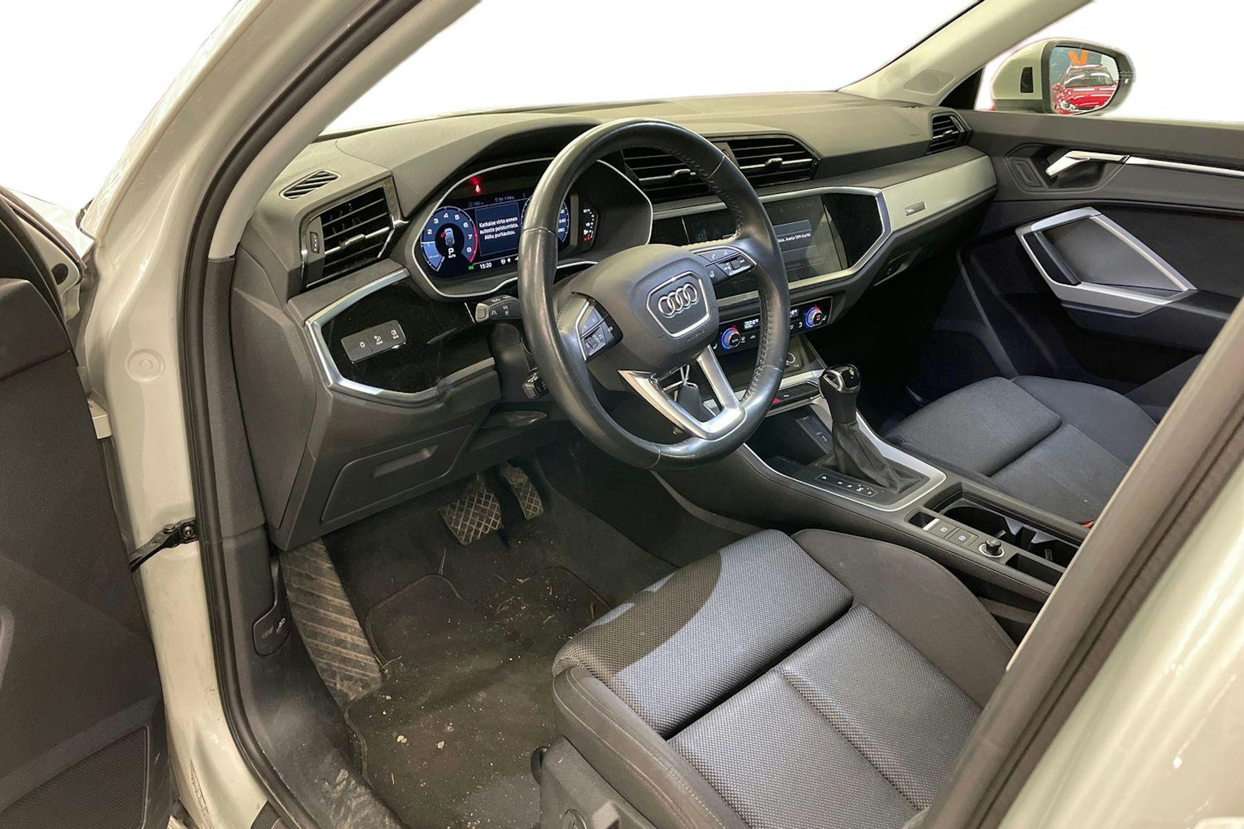 Hopea Audi Q3 2020 kuva 3.