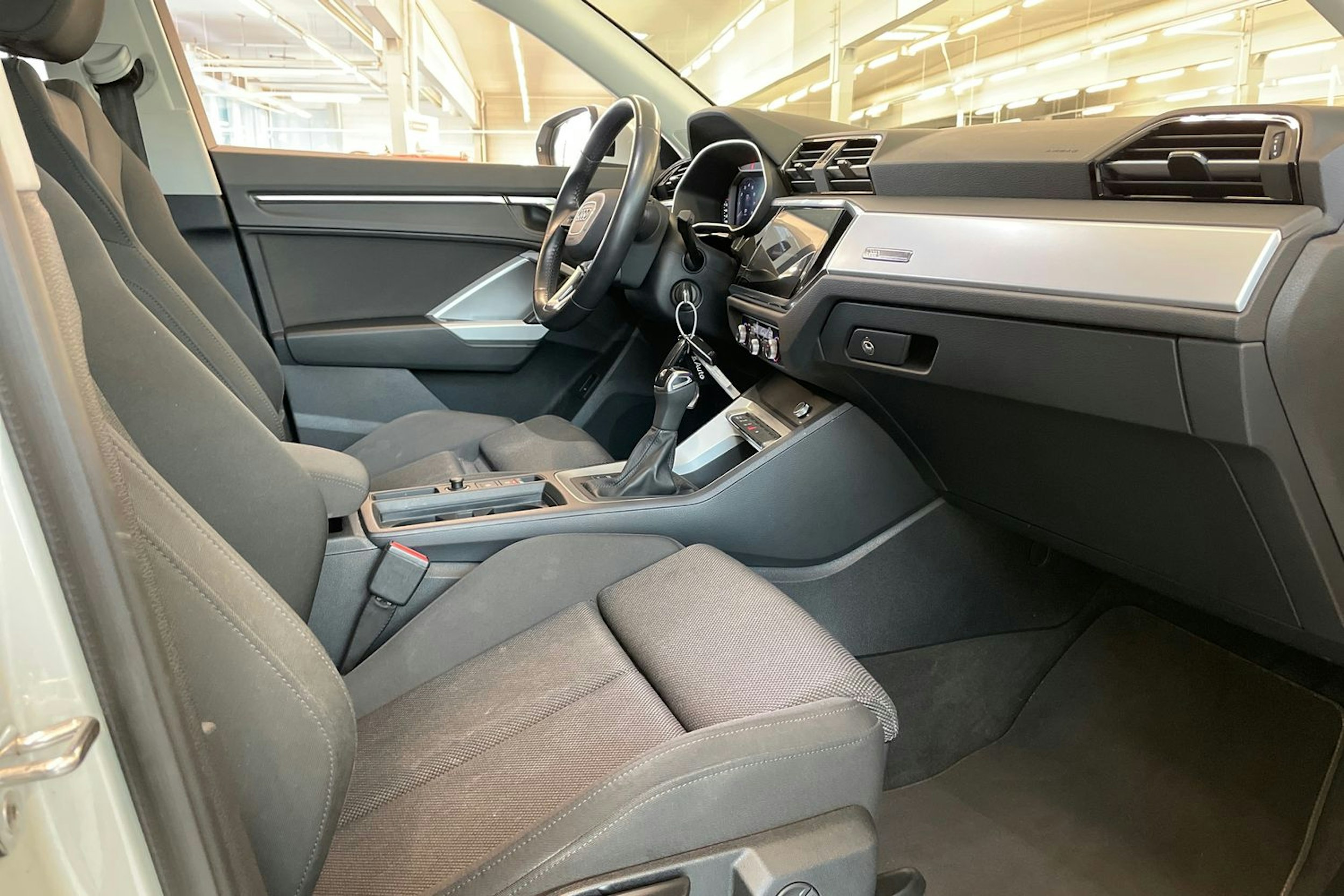 Hopea Audi Q3 2020 kuva 25.