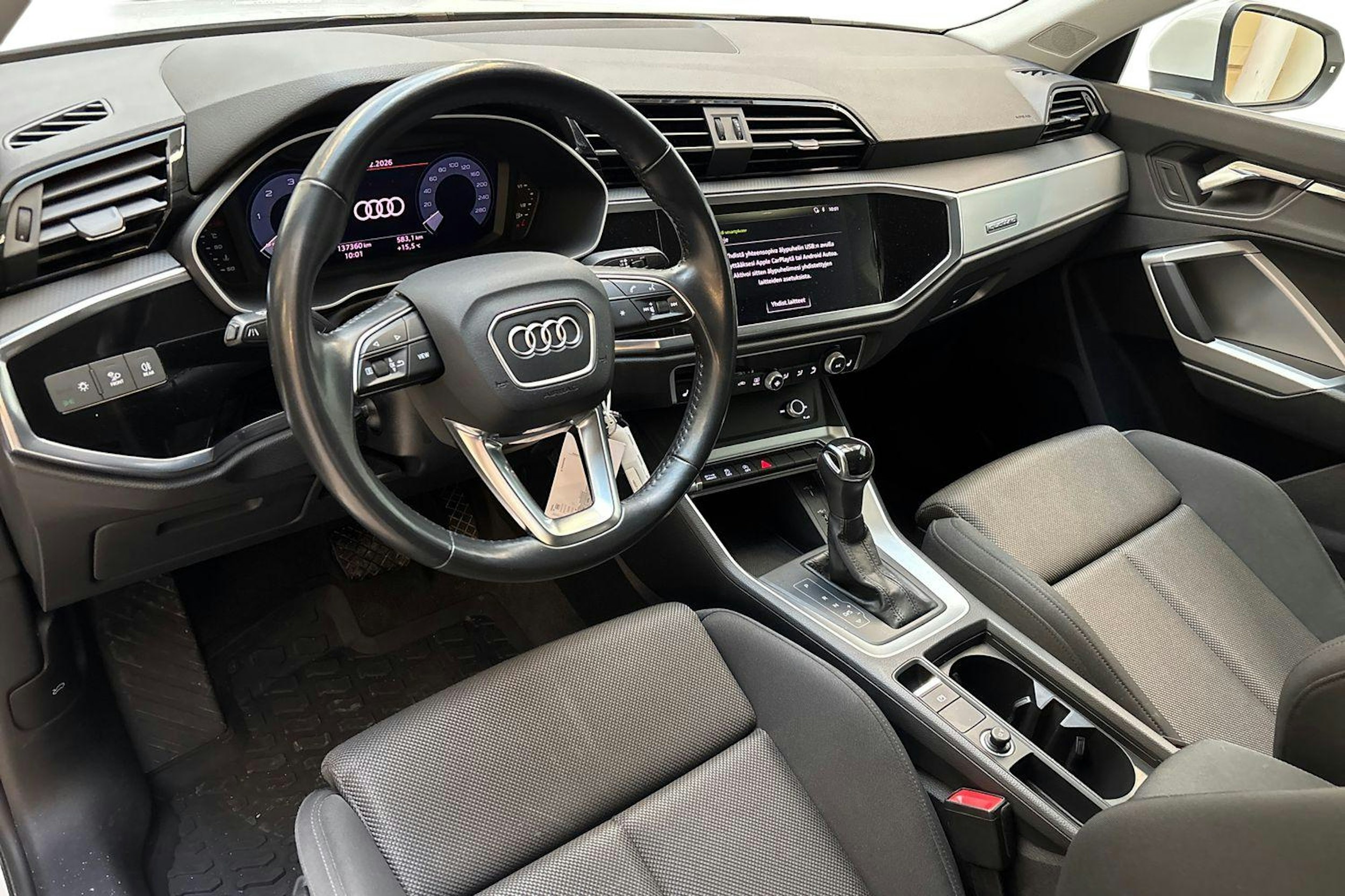 valkoinen Audi Q3 2020 kuva 7.