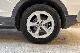 valkoinen Audi Q3 2020 kuva 13.