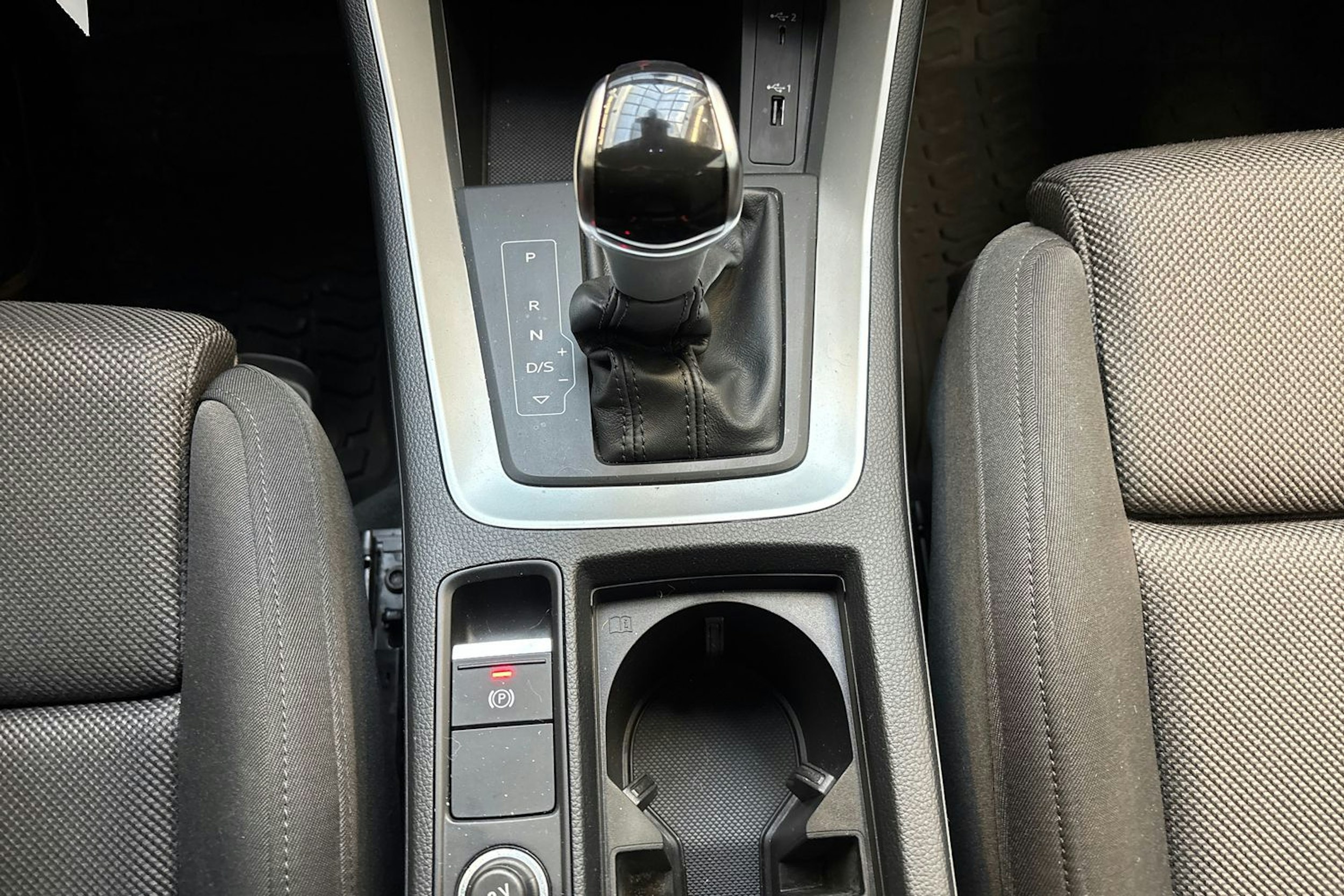 valkoinen Audi Q3 2020 kuva 21.